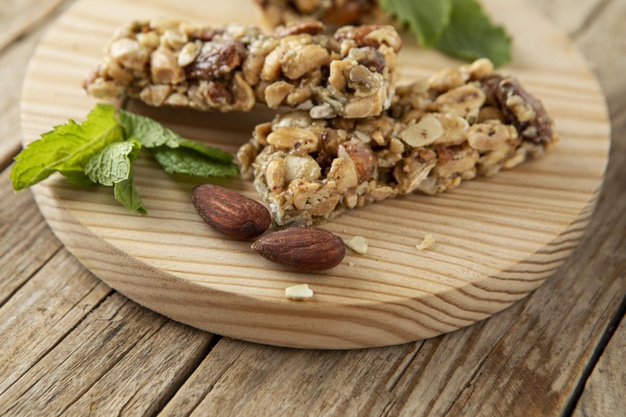 Barra de cereal com amêndoas e ameixas